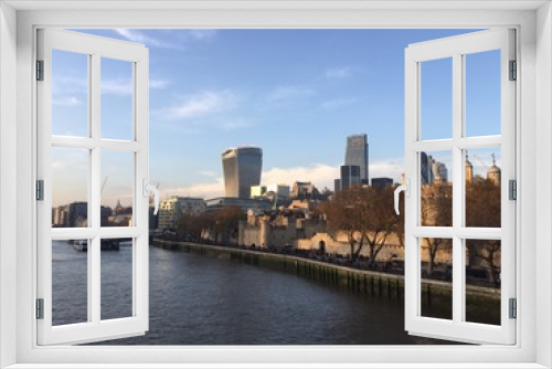 Fototapeta Naklejka Na Ścianę Okno 3D - Vista della City dal Tamigi, Londra, Uk
