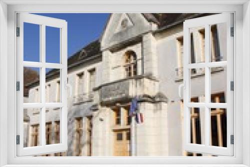 Fototapeta Naklejka Na Ścianę Okno 3D - Ecole maternelle à Corbigny, Bourgogne