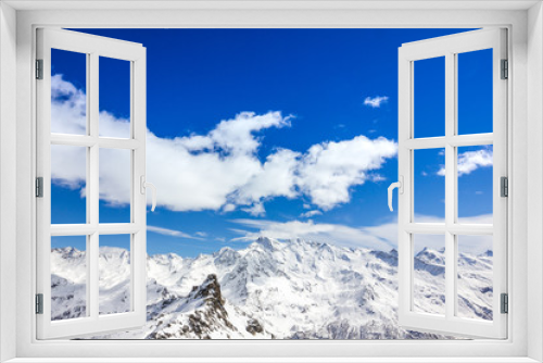 Fototapeta Naklejka Na Ścianę Okno 3D - Panorama su cime di montagna innevate
