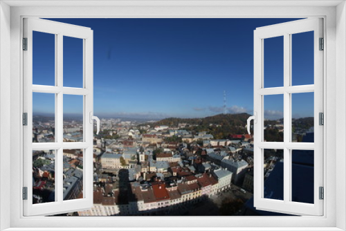 Fototapeta Naklejka Na Ścianę Okno 3D - Blick über Lviv Luftaufnahme vom Rathaus