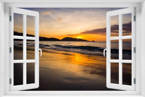 Fototapeta Naklejka Na Ścianę Okno 3D - Bright sunset at the sea