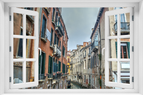 Fototapeta Naklejka Na Ścianę Okno 3D - antique buildings in Venice