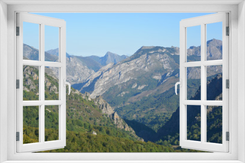 Fototapeta Naklejka Na Ścianę Okno 3D - cumbres en los Picos de Europa