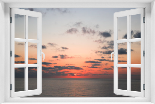 Fototapeta Naklejka Na Ścianę Okno 3D - The beautiful sunrise on the sea
