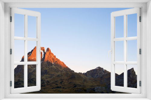 Fototapeta Naklejka Na Ścianę Okno 3D - Pyrenees
