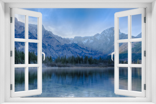 Fototapeta Naklejka Na Ścianę Okno 3D - Cold Mountains