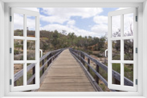 Fototapeta Naklejka Na Ścianę Okno 3D - Swan river walkway vert
