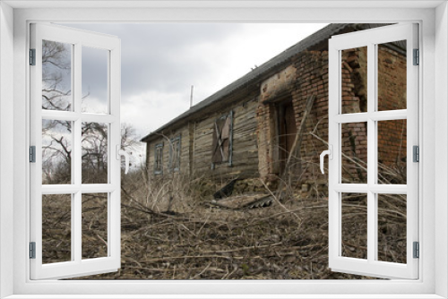 Fototapeta Naklejka Na Ścianę Okno 3D - Abandoned house