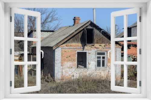 Fototapeta Naklejka Na Ścianę Okno 3D - dilapidated home