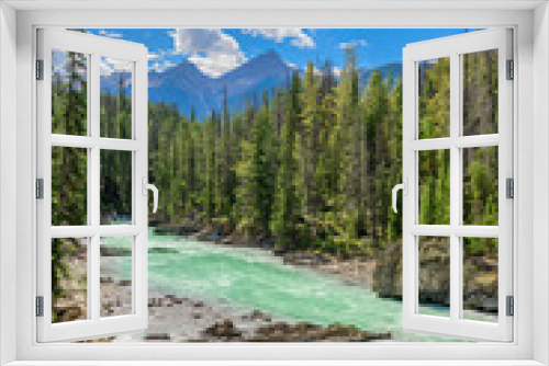 Fototapeta Naklejka Na Ścianę Okno 3D - Majestic mountain river in Canada.