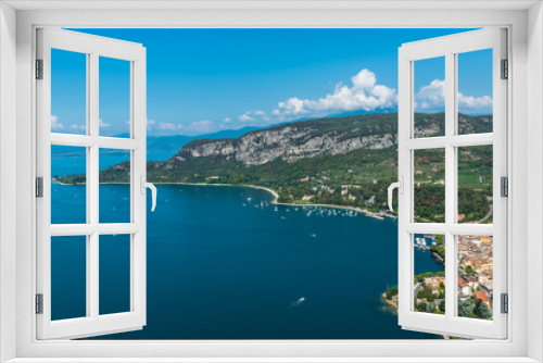 Fototapeta Naklejka Na Ścianę Okno 3D - Beautiful coast of the lake Garda in Italy - Destination for vacation