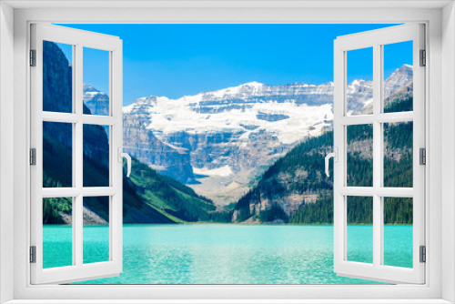 Fototapeta Naklejka Na Ścianę Okno 3D - Majestic mountain lake in Canada. Lake Louise in Alberta, Canada.