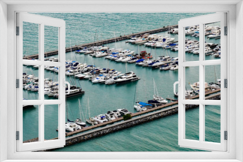 Fototapeta Naklejka Na Ścianę Okno 3D - View of a marina at Pataya