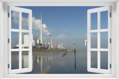 Fototapeta Naklejka Na Ścianę Okno 3D - Kraftwerke bei Wilhelmshaven