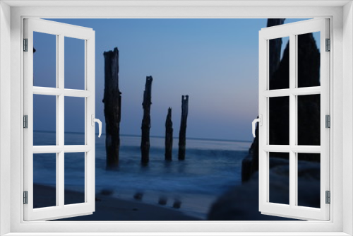 Fototapeta Naklejka Na Ścianę Okno 3D - Falochrony nad Bałtykiem