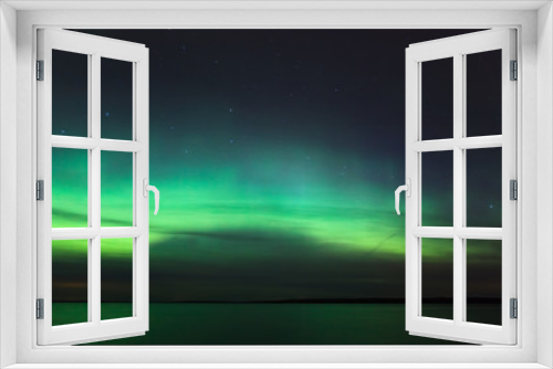 Fototapeta Naklejka Na Ścianę Okno 3D - Northern lights over lake in finland