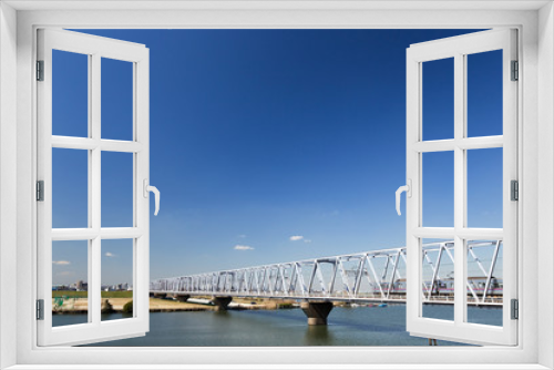 Fototapeta Naklejka Na Ścianę Okno 3D - 鉄橋と青空と雲