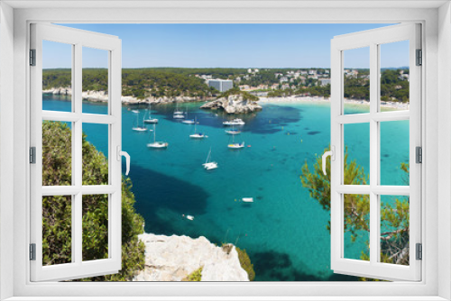 Fototapeta Naklejka Na Ścianę Okno 3D - Minorca, isole Baleari, Spagna: panoramica della spiaggia di Cala Galdana il 7 luglio 2013