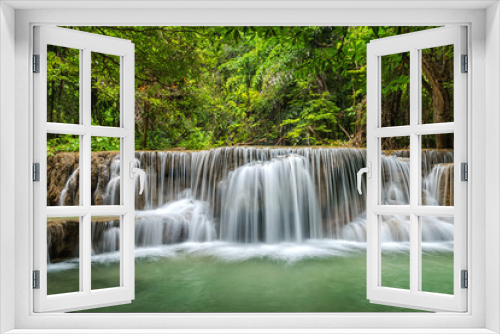 Fototapeta Naklejka Na Ścianę Okno 3D - Beautiful and breathtaking green waterfall
