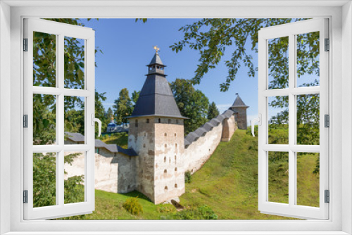 Fototapeta Naklejka Na Ścianę Okno 3D - Pskov-Caves Holy Dormition male monastery. Tower Upper lattices, Tararykin Tower