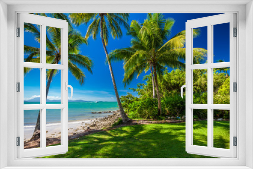 Fototapeta Naklejka Na Ścianę Okno 3D - Rex Smeal Park in Port Douglas with palm trees and beach