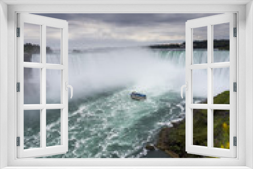 Fototapeta Naklejka Na Ścianę Okno 3D - Summertime View of Niagara Falls from Ontario Canada Side