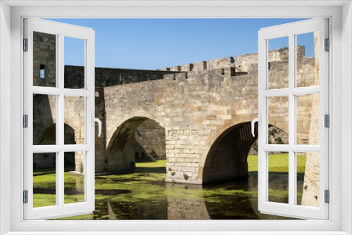 Fototapeta Naklejka Na Ścianę Okno 3D - Aigues-Mortes (France): bridge
