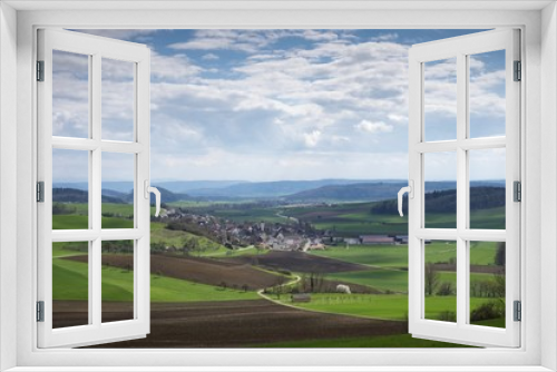 Fototapeta Naklejka Na Ścianę Okno 3D - Vulkanlandschaft Hegau mit dem Dorf Duchtlingen