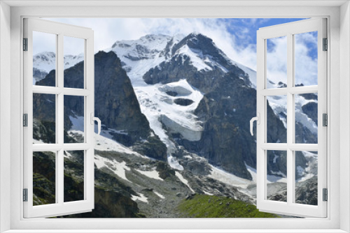 Fototapeta Naklejka Na Ścianę Okno 3D - Glaciers covered large mountain