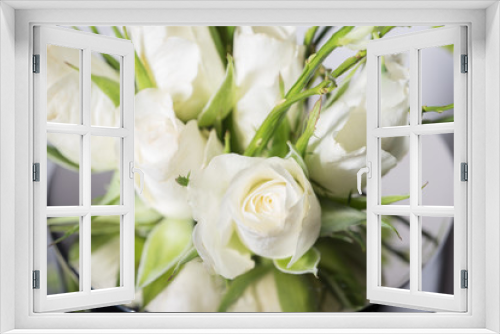 Fototapeta Naklejka Na Ścianę Okno 3D - bouquet of white roses in a metal vase