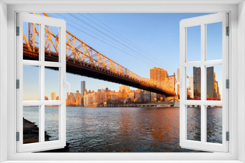 Fototapeta Naklejka Na Ścianę Okno 3D - Queensboro bridge - Uptown, New York City