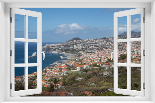 Fototapeta Naklejka Na Ścianę Okno 3D - traumhafte Ausblicke auf die Hauptstadt Madeiras, Funchal