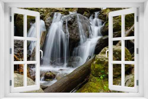 Fototapeta Naklejka Na Ścianę Okno 3D - Waterfall at Shenandoah