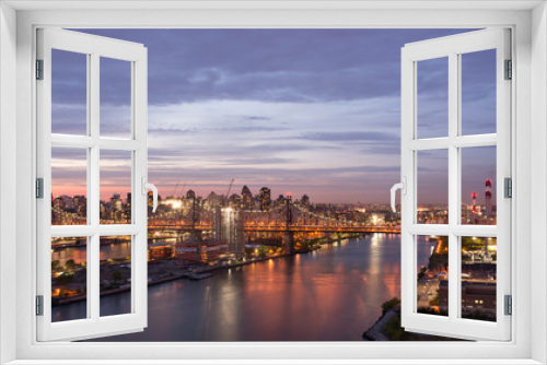 Fototapeta Naklejka Na Ścianę Okno 3D - East River at sunset 