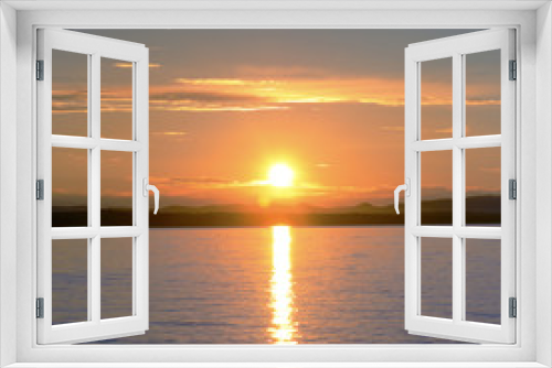Fototapeta Naklejka Na Ścianę Okno 3D - beautiful sunset on the horizon