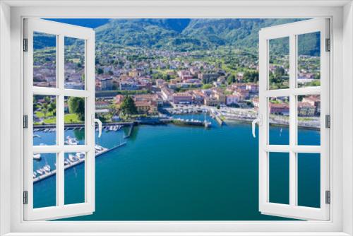 Fototapeta Naklejka Na Ścianę Okno 3D - Aerial - Lago di Como (IT) - Colico piazza e porto