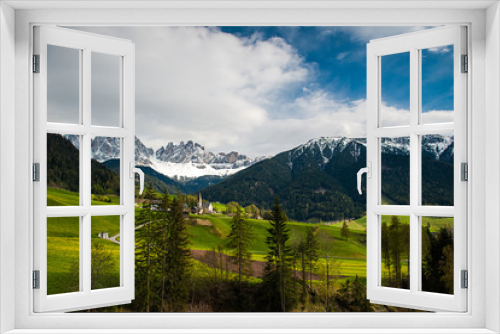 Fototapeta Naklejka Na Ścianę Okno 3D - Funes valley, Dolomites