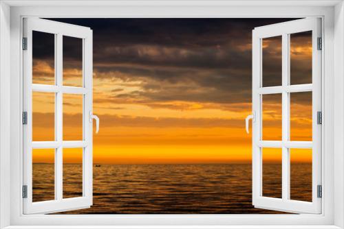 Fototapeta Naklejka Na Ścianę Okno 3D - Dramatic cloudscape, sunset over the Sea