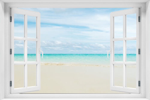 Fototapeta Naklejka Na Ścianę Okno 3D - Clear sky and island beach