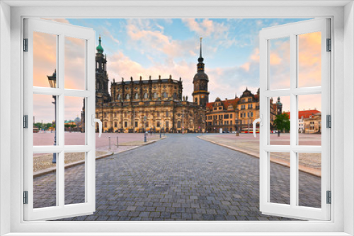 Fototapeta Naklejka Na Ścianę Okno 3D - View of the royal palace and cathedral in the old town of Dresden, Germany.