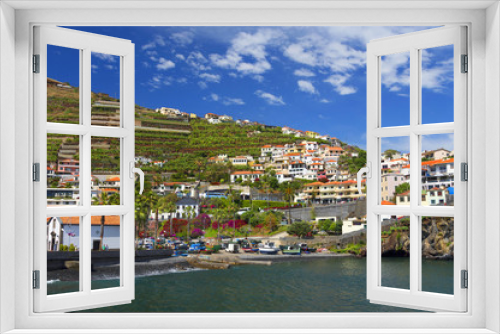 Fototapeta Naklejka Na Ścianę Okno 3D - Camara de Lobos resort, Madeira island, Portugal