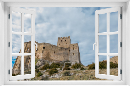 Fototapeta Naklejka Na Ścianę Okno 3D - Loarre Castle in Huesca, Spain