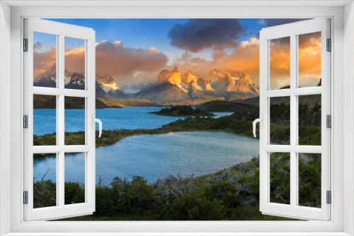 Fototapeta Naklejka Na Ścianę Okno 3D - Lago Pehoe, National Park Torres del Paine in Southern Chile