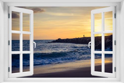 Fototapeta Naklejka Na Ścianę Okno 3D - Dawn over the ocean, colorful sky background
