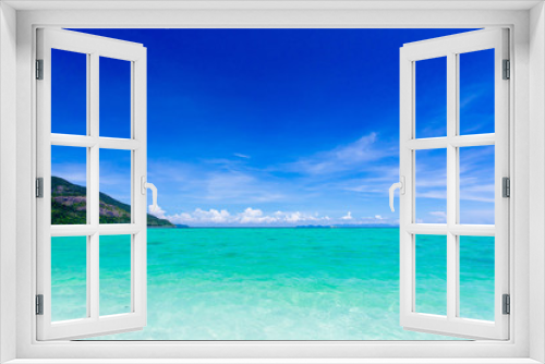 Fototapeta Naklejka Na Ścianę Okno 3D - tropical sea  and blue sky