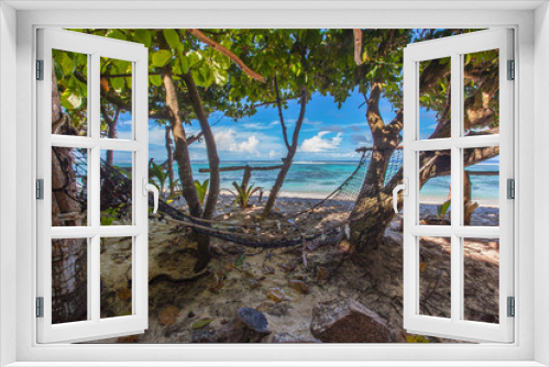 Fototapeta Naklejka Na Ścianę Okno 3D -  hamac improvisé à Anse Source d'Argent, la Digue, Seychelles 