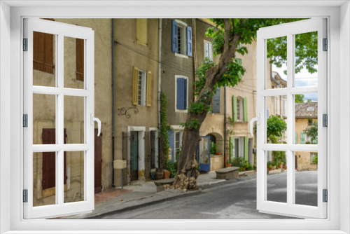 Fototapeta Naklejka Na Ścianę Okno 3D - The hill top village of Cucuron in the Luberon Provence