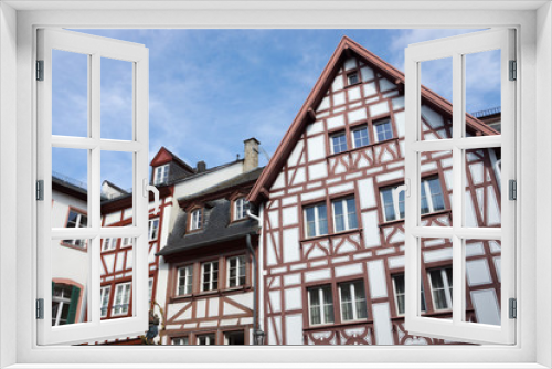 Fototapeta Naklejka Na Ścianę Okno 3D - Fachwerkgebäude am Kirschgarten in Mainz, Rheinland-Pfalz