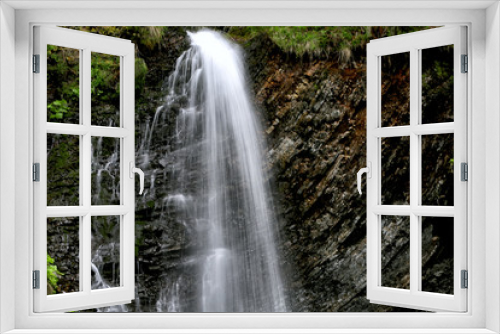 Fototapeta Naklejka Na Ścianę Okno 3D - Amazing waterfall in Carpathian mountains