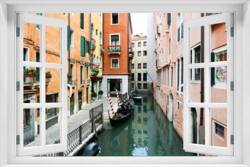 Fototapeta Naklejka Na Ścianę Okno 3D - Narrow Venetian canal, colorful houses and gondola